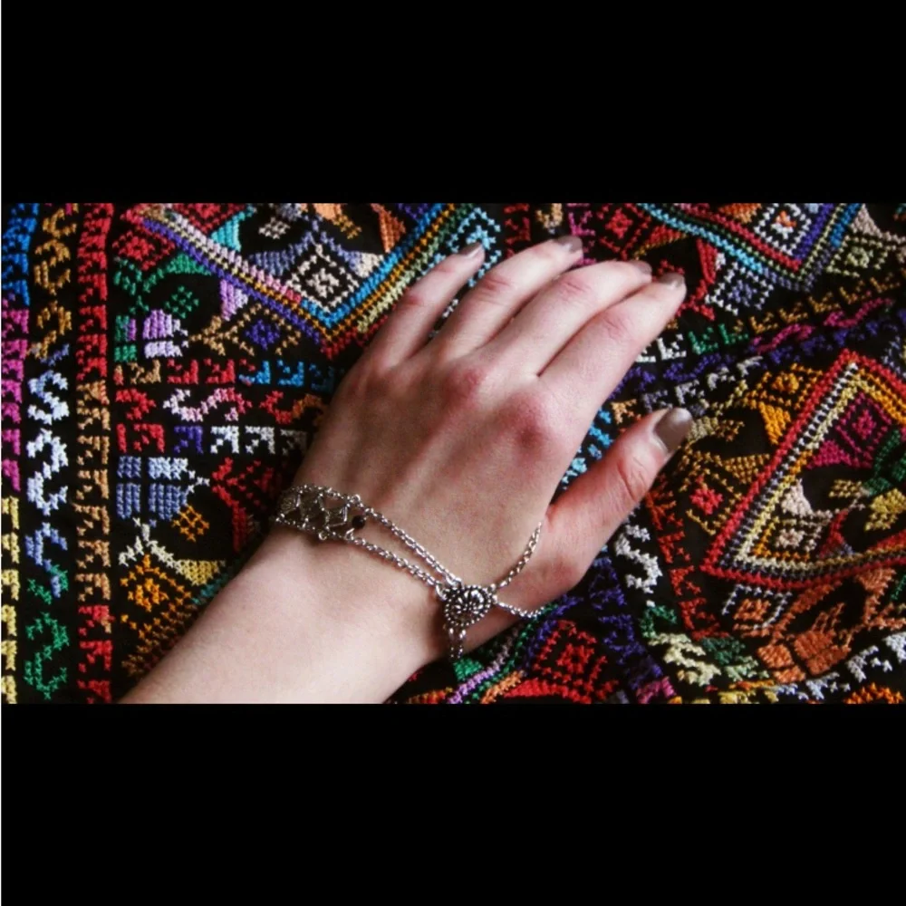 Thumb Bracelet, Stainless Steel Hand Chain, Bohemian Accessory NEW! - Picture 2 of 4